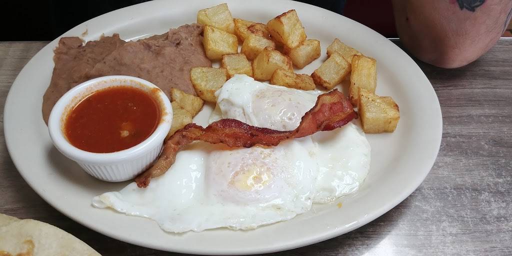 Old Dannys Cocina | restaurant | 250 Enrique M. Barrera Pkwy, San Antonio, TX 78237, USA | 2104349167 OR +1 210-434-9167