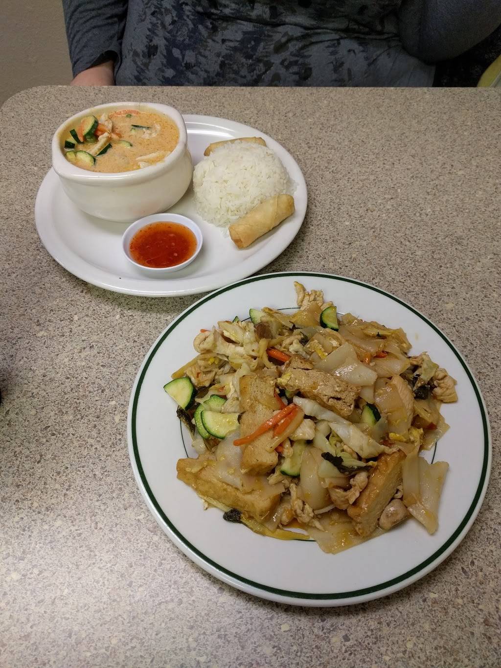 Thai Garden Cafe LLC | restaurant | 504 S Main St, Cleburne, TX 76033, USA | 8176453666 OR +1 817-645-3666