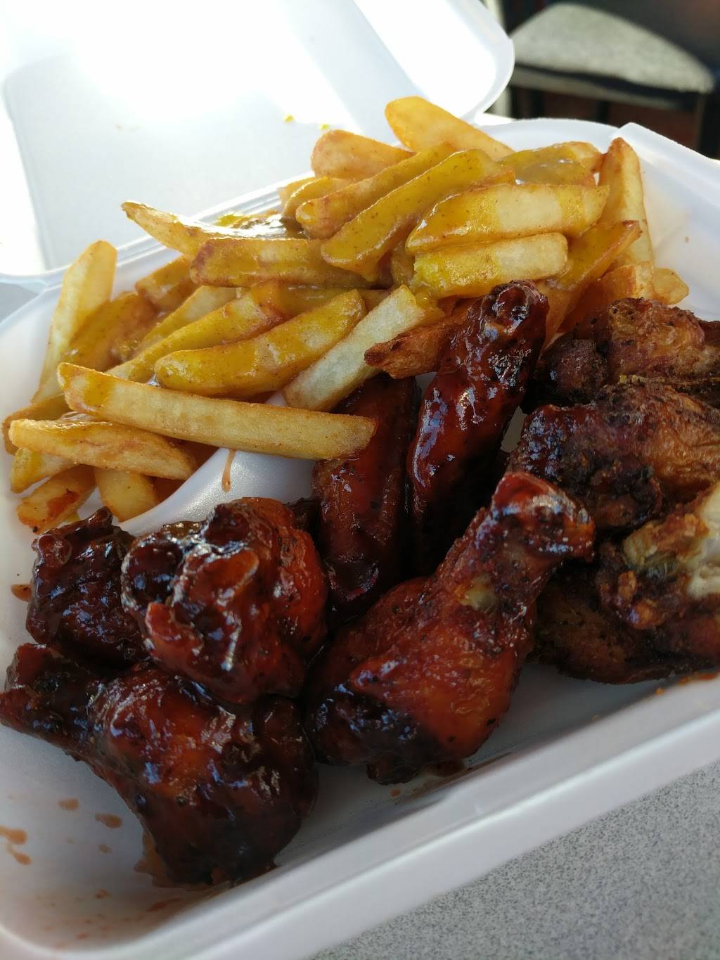 R&R Extreme Wings | restaurant | 4361 N Keystone Ave, Indianapolis, IN 46205, USA | 3173774490 OR +1 317-377-4490