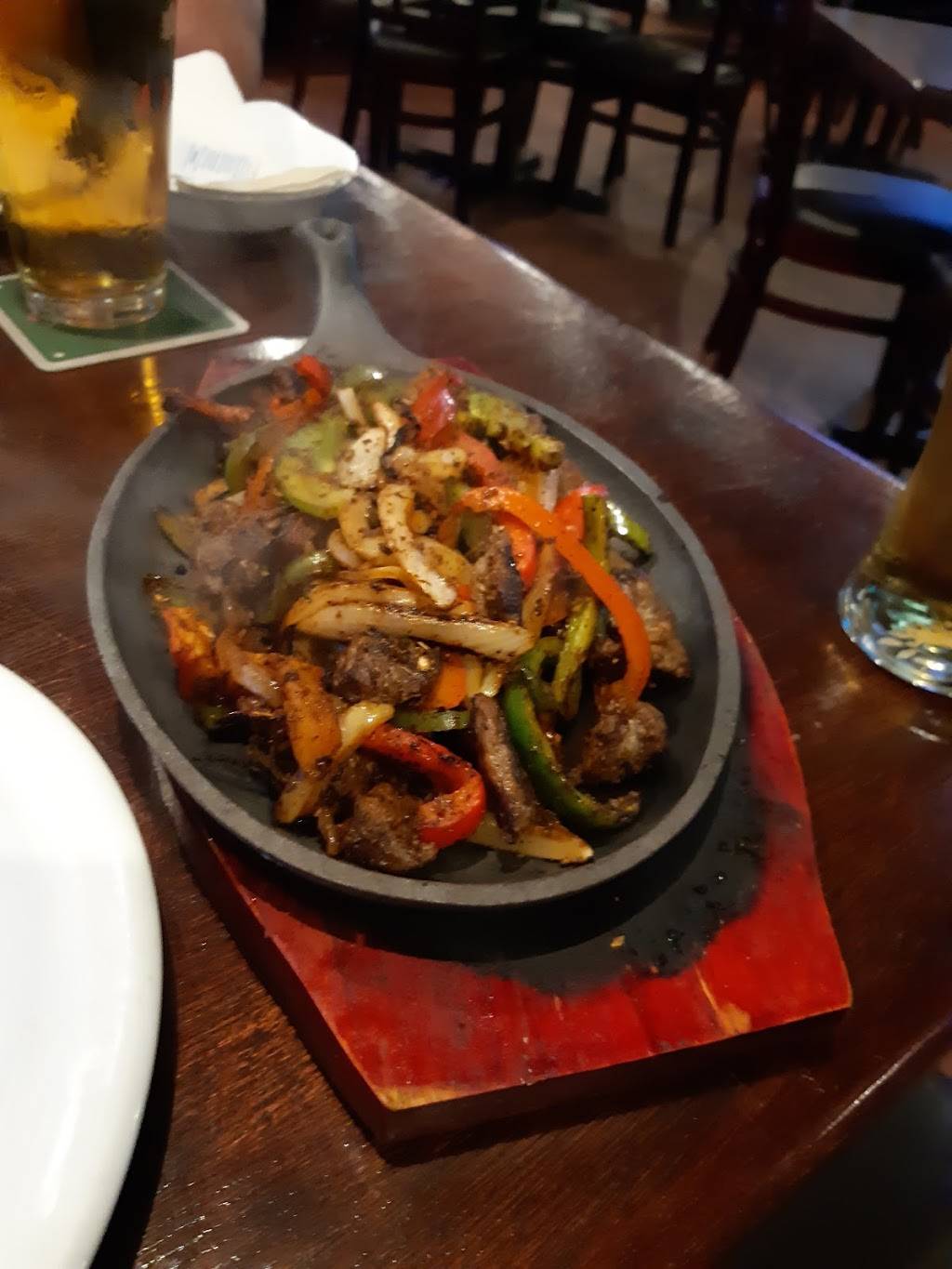 Castle Johns Pub and Restaurant | restaurant | 900 Division St, Cobourg, ON K9A 5V2, Canada | 9053770001 OR +1 905-377-0001