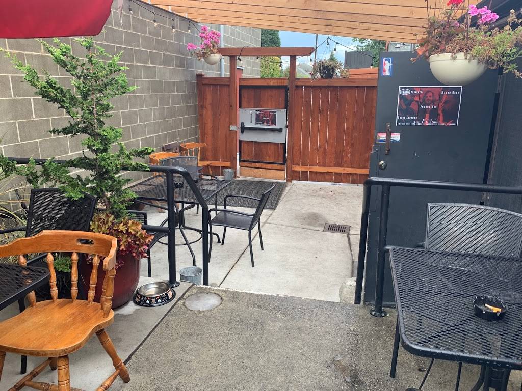 Tims Tavern | restaurant | 602 N 105th St, Seattle, WA 98133, USA | 2067899005 OR +1 206-789-9005