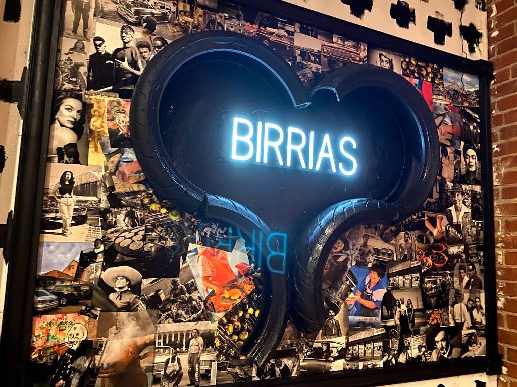 Hola Tacos Cleveland | restaurant | 12718 Larchmere Blvd, Cleveland, OH 44120, USA | 2169389301 OR +1 216-938-9301