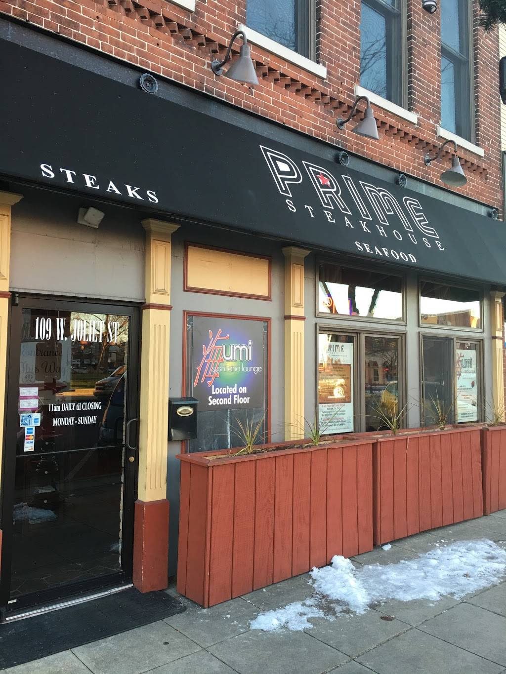 Umi Sushi and Lounge | restaurant | 109 W Joliet St, Crown Point, IN 46307, USA | 2192627652 OR +1 219-262-7652