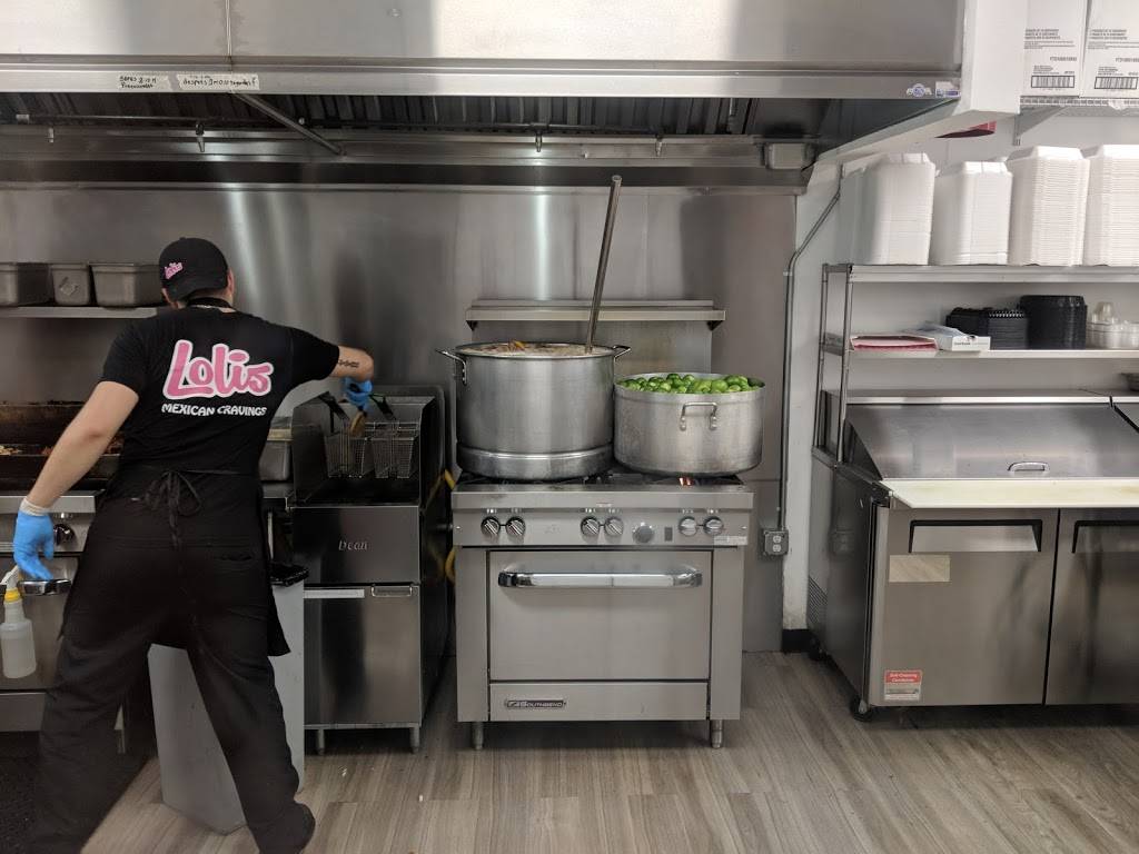Lolis Mexican Cravings | restaurant | 10011 W Hillsborough Ave, Tampa, FL 33615, USA | 8132431500 OR +1 813-243-1500