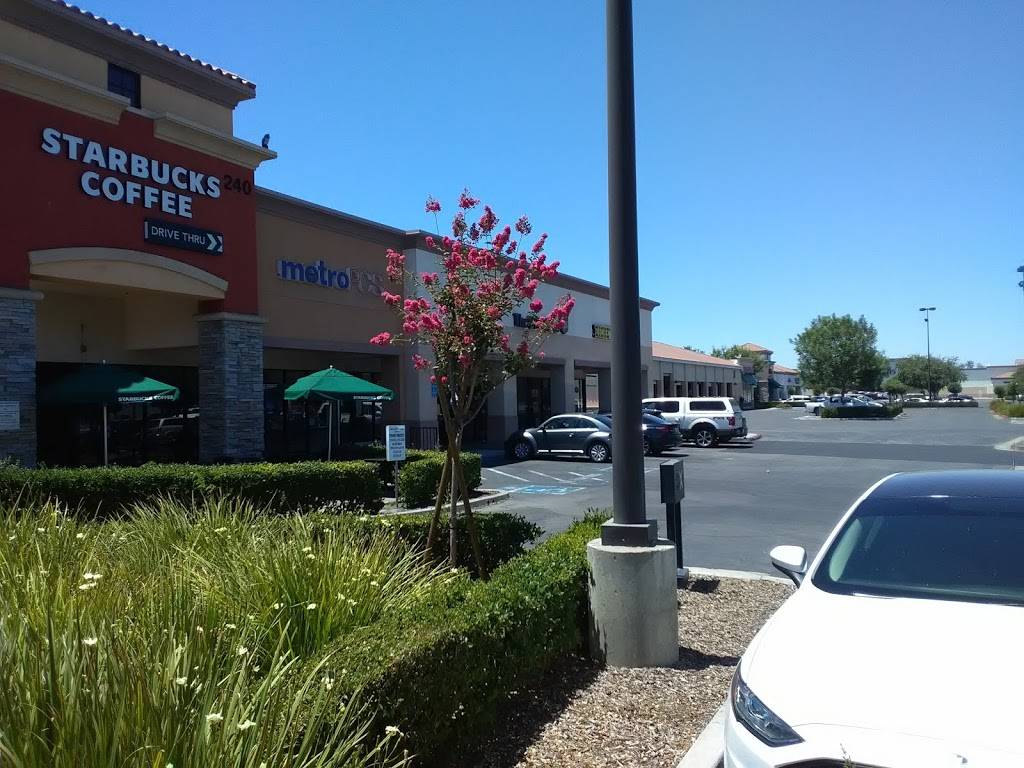 Starbucks | cafe | 240 N, 12th Ave #101, Hanford, CA 93230, USA | 5595847798 OR +1 559-584-7798