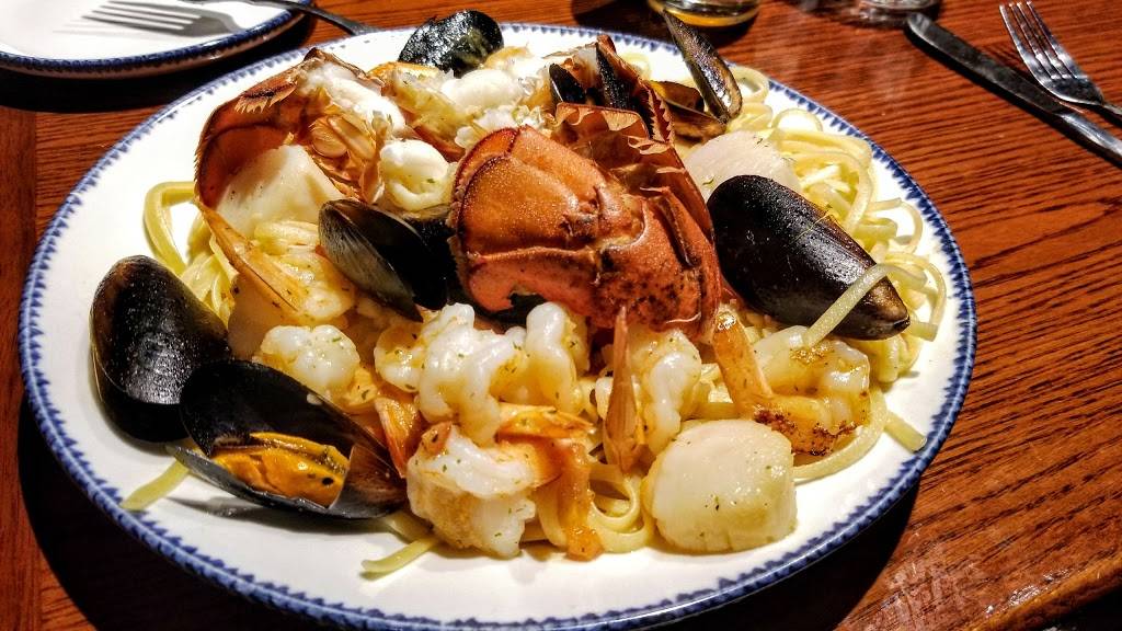 Red Lobster | restaurant | 606 West Sunrise Hwy., Valley Stream, NY 11581, USA | 5168250277 OR +1 516-825-0277