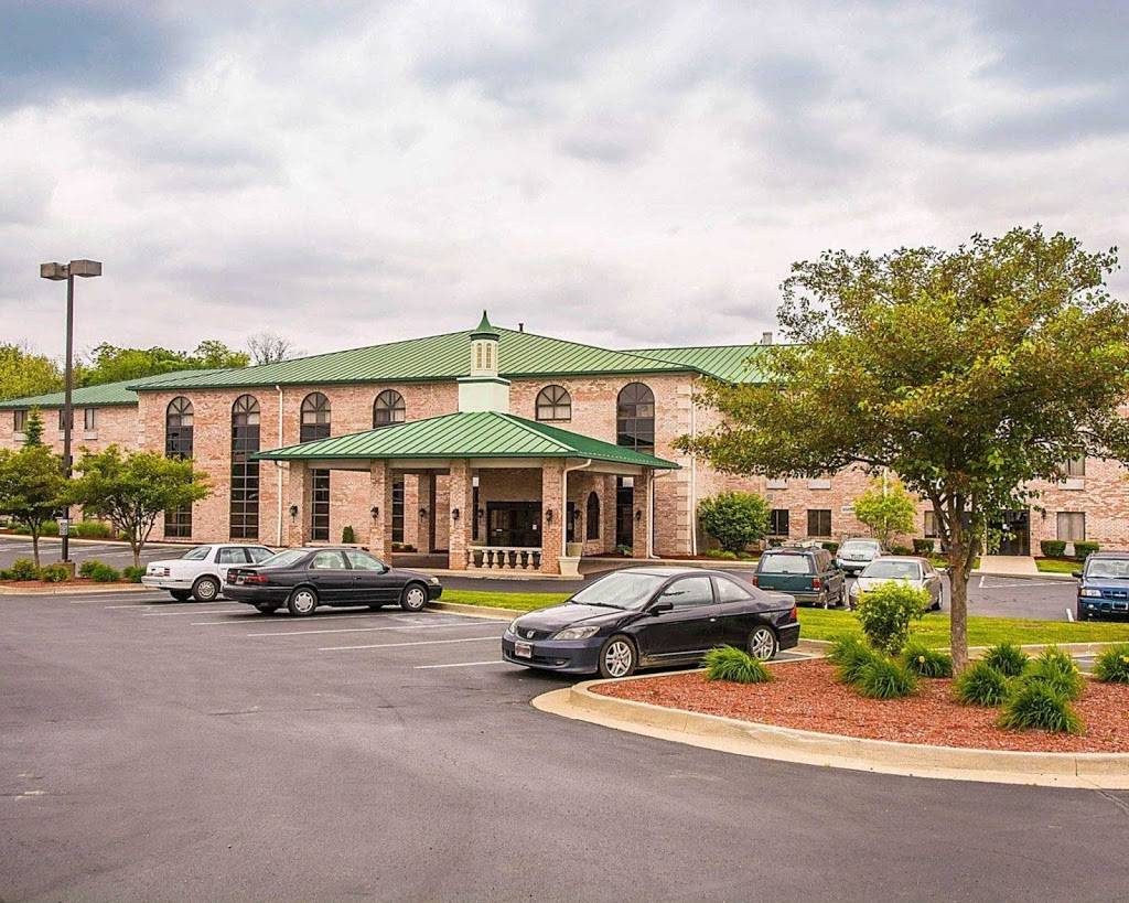 Quality Inn & Suites | restaurant | 11967 Chase Plaza Dr, Cincinnati, OH 45240, USA | 5138259600 OR +1 513-825-9600