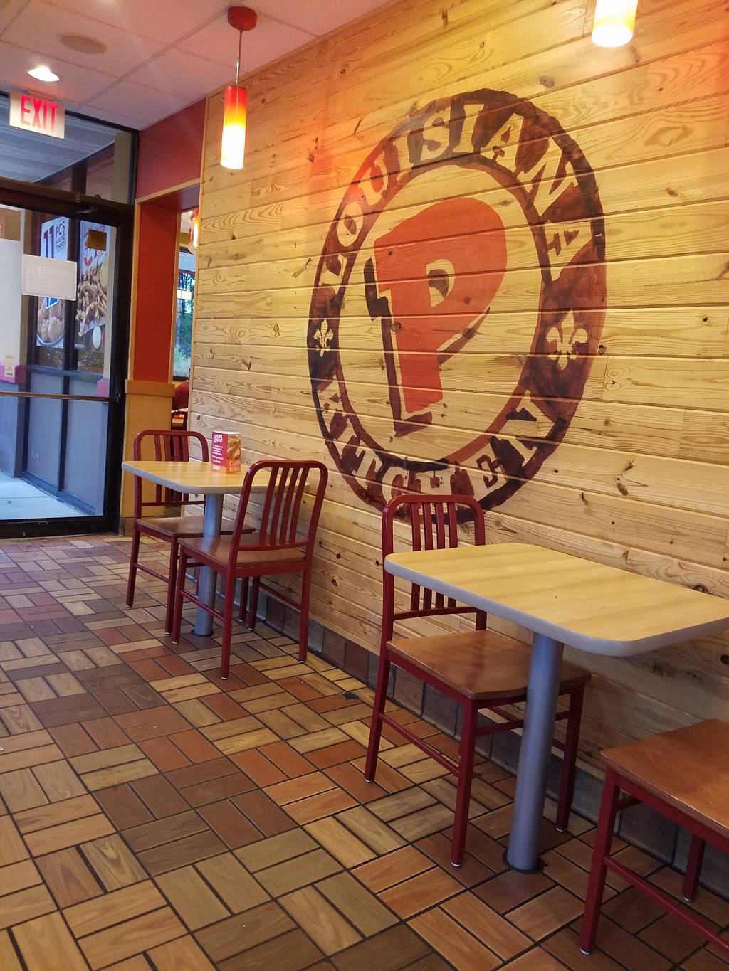 Popeyes Louisiana Kitchen | restaurant | Square Shop Ctr, 2612 Annapolis Rd, Severn, MD 21144, USA | 4105518838 OR +1 410-551-8838