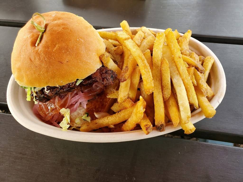 Plymouth Park and Eats | restaurant | 39411 Schoolcraft, Plymouth, MI 48170, USA | 7346673959 OR +1 734-667-3959