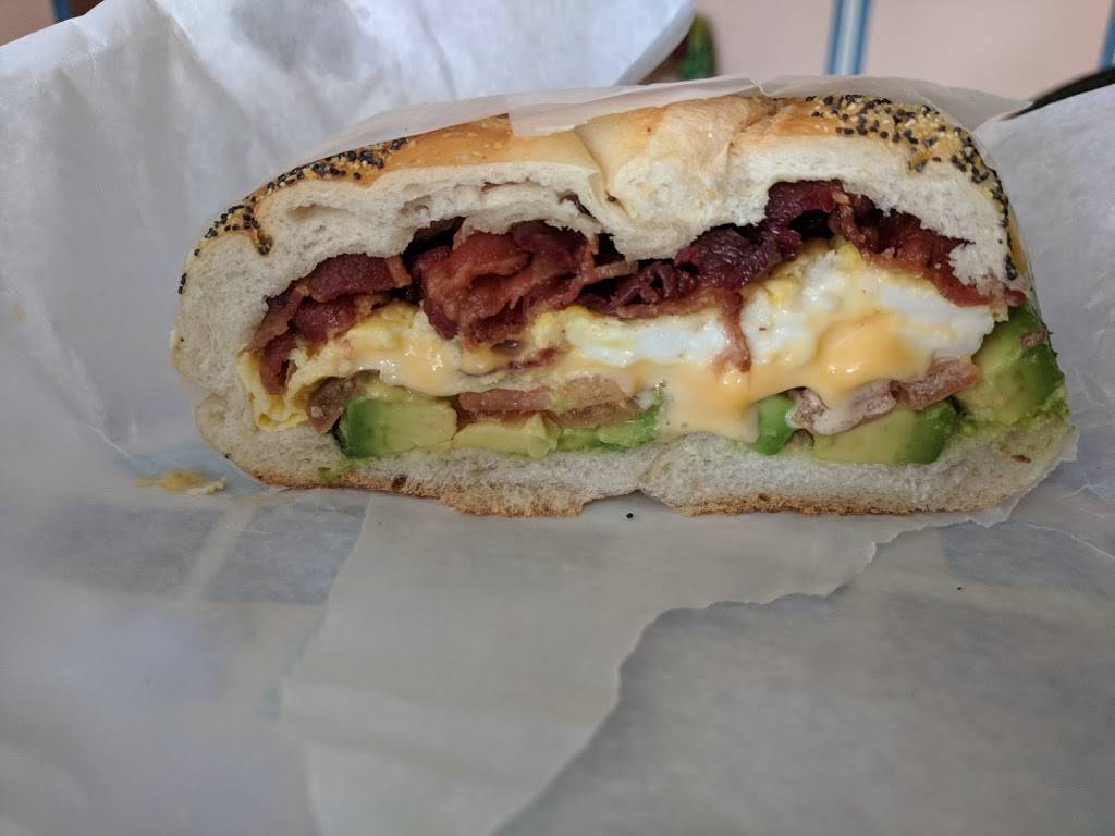 New Z Deli and Grill | restaurant | 42 Guy Lombardo Ave, Freeport, NY 11520, USA | 5164423465 OR +1 516-442-3465