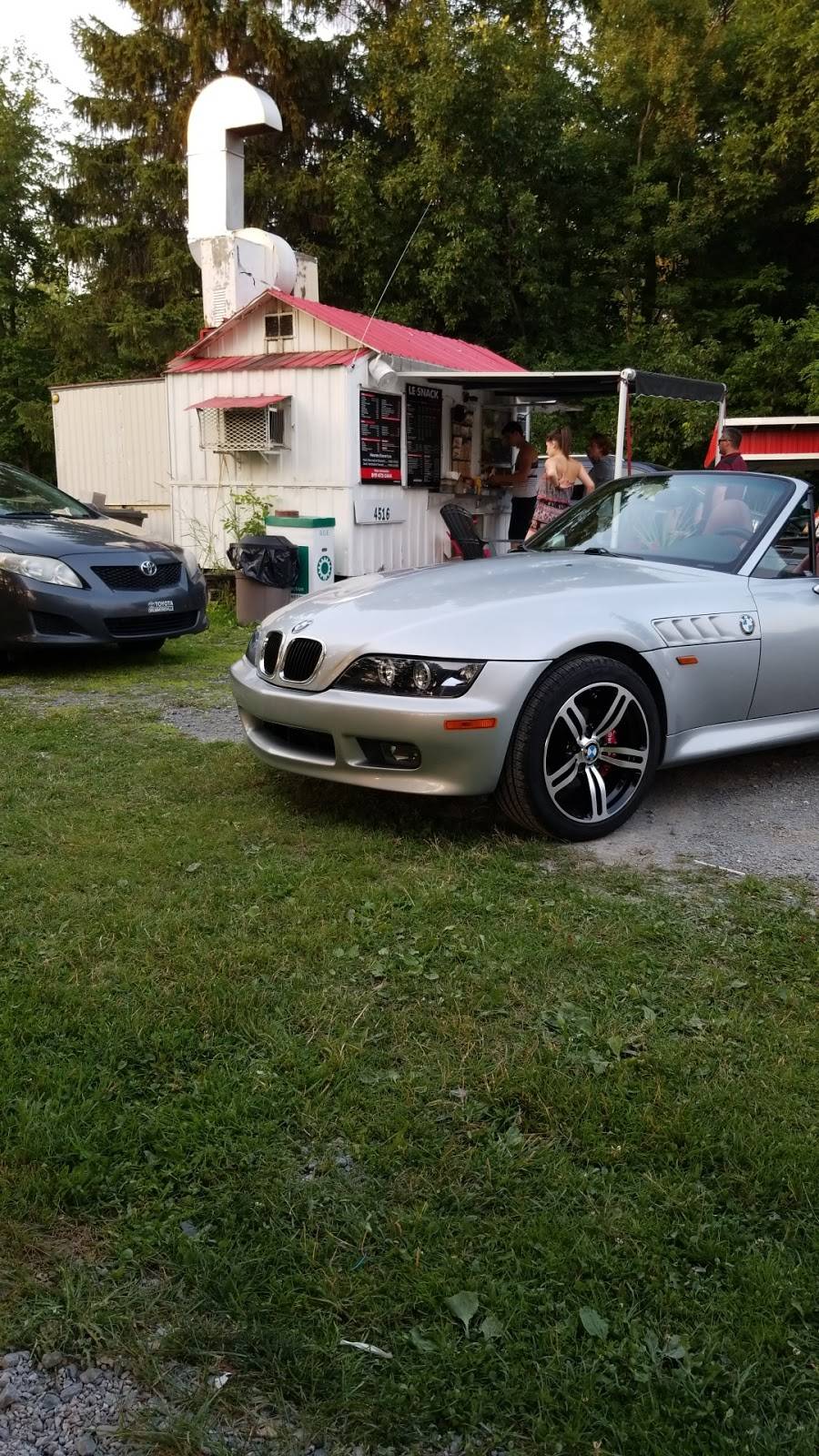 Le snack danick | restaurant | 15-17 Rue Belle Rive, Saint-Nicéphore, QC J2A 1P7, Canada | 8194722444 OR +1 819-472-2444