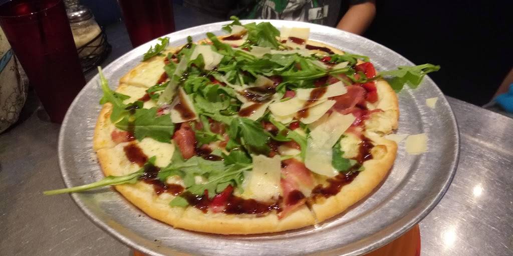 Flying Saucer Pizza Company | restaurant | 118 Washington St, Salem, MA 01970, USA | 9785948189 OR +1 978-594-8189