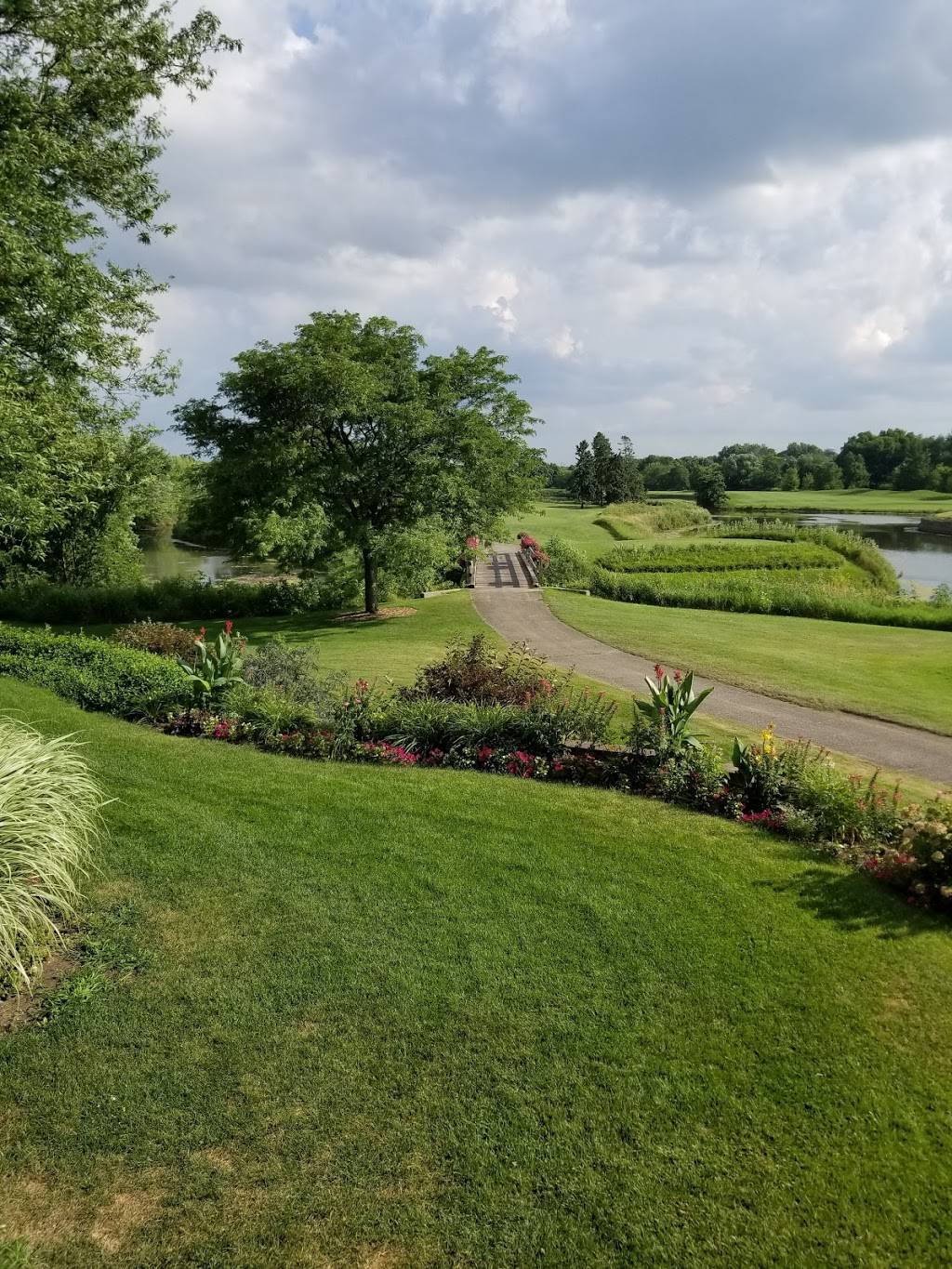 Seven Bridges Golf Club | restaurant | 1 Mulligan Dr, Woodridge, IL 60517, USA | 6309647777 OR +1 630-964-7777