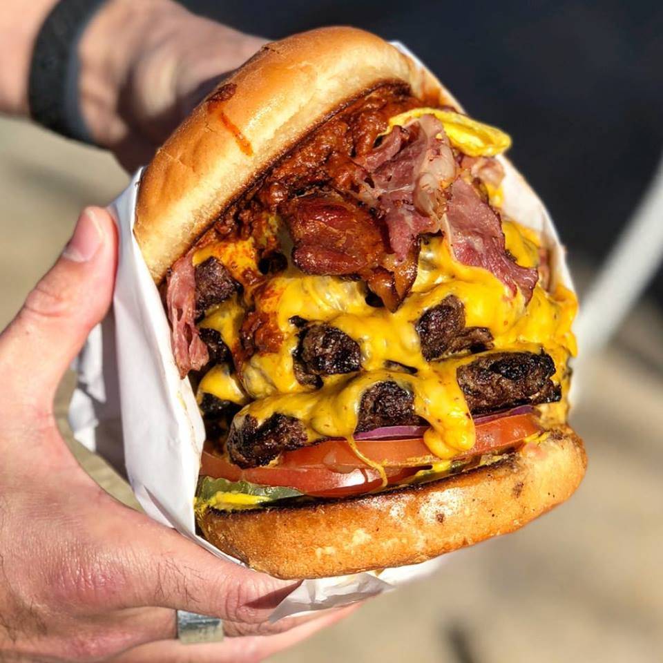 Rogers Burgers | restaurant | 591 N D St, San Bernardino, CA 92401, USA | 9093818001 OR +1 909-381-8001