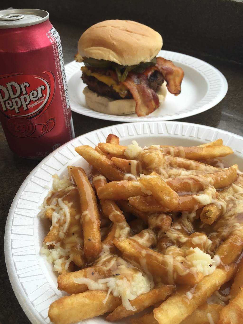 Super Burger | restaurant | 3327 Lake Shore Blvd W, Etobicoke, ON M8W 1N1, Canada | 4168502479 OR +1 416-850-2479