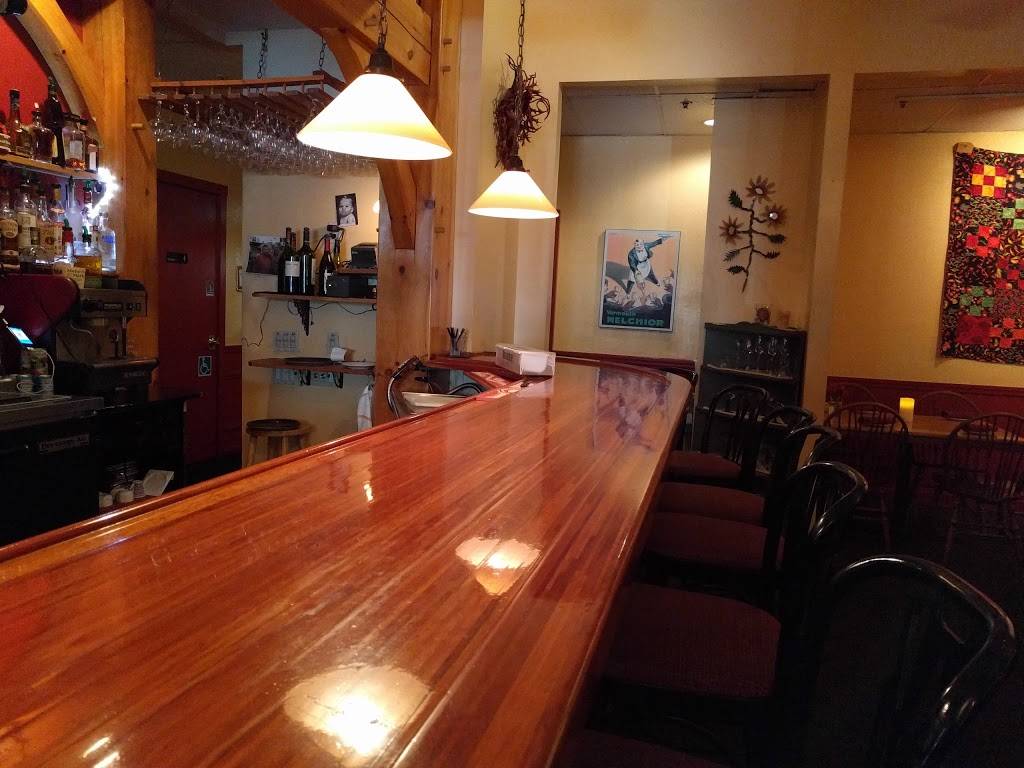 Little Harrys Restaurant | restaurant | 121 West St, Rutland, VT 05701, USA | 8027474848 OR +1 802-747-4848