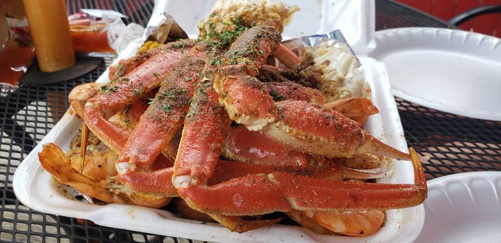 Straight Drop Seafood | restaurant | 4540 Fountain Dr, Wilmington, NC 28403, USA | 9103997530 OR +1 910-399-7530