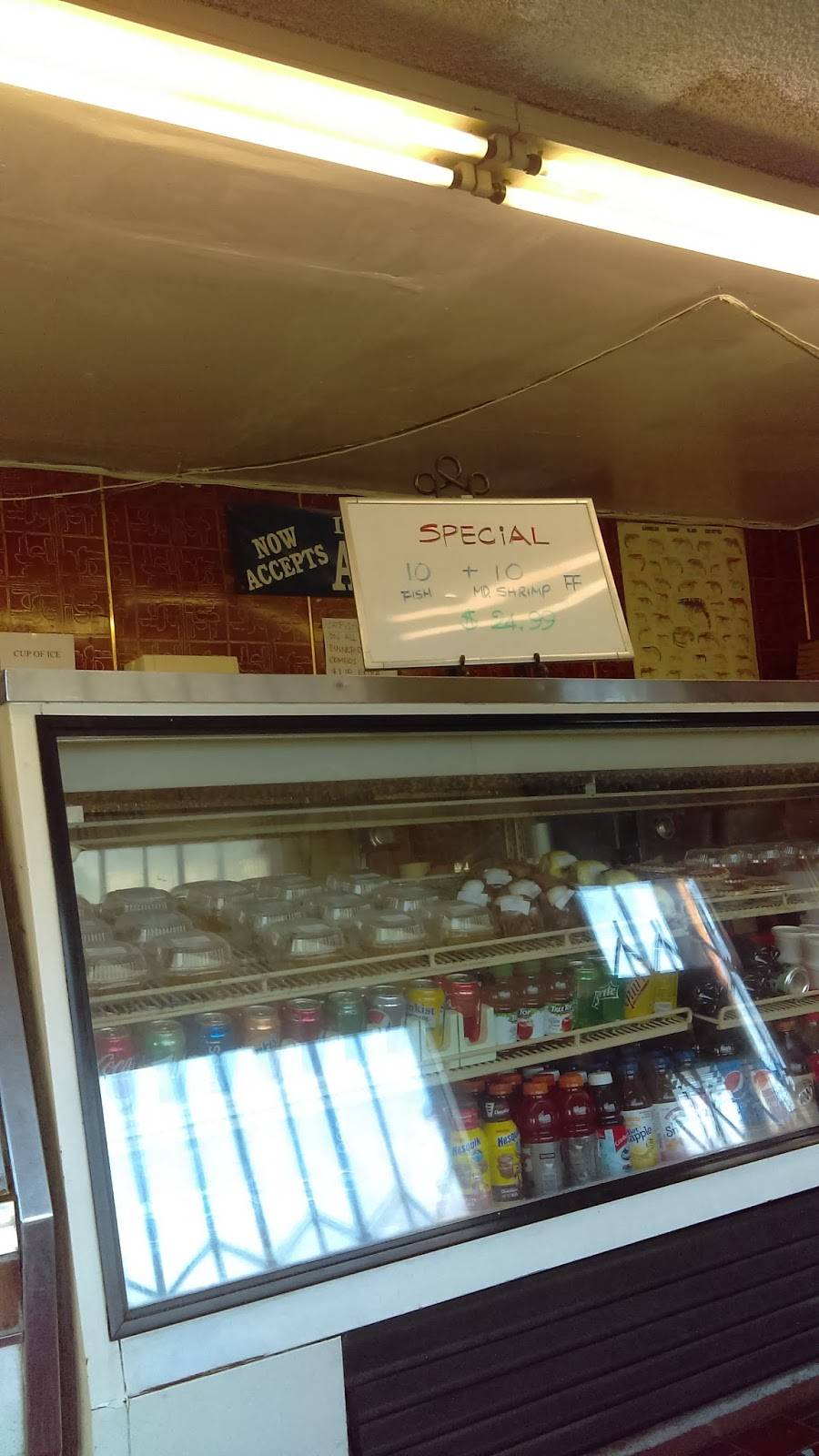 Dock & Carry Seafood | restaurant | 1026 W Century Blvd, Los Angeles, CA 90044, USA | 3237569415 OR +1 323-756-9415