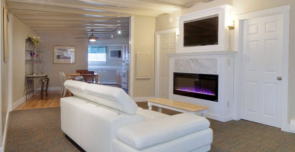 Alouette Beach Resort | restaurant | 91 E Grand Ave, Old Orchard Beach, ME 04064, USA | 2079344151 OR +1 207-934-4151