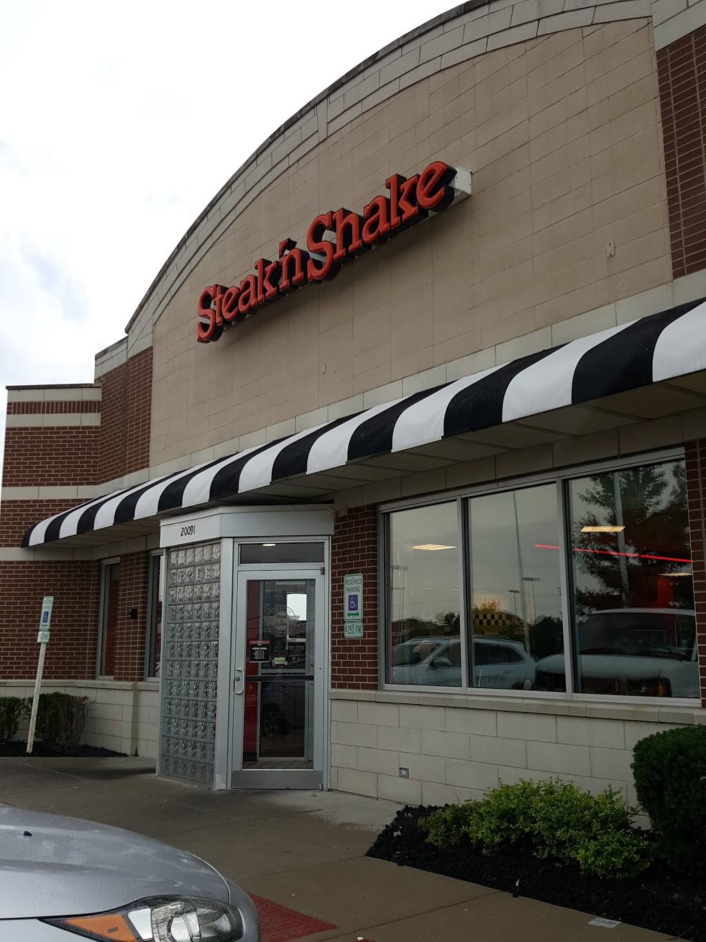 Steak n Shake | restaurant | 20091 South La Grange Road, Frankfort, IL 60423, USA | 8158069564 OR +1 815-806-9564