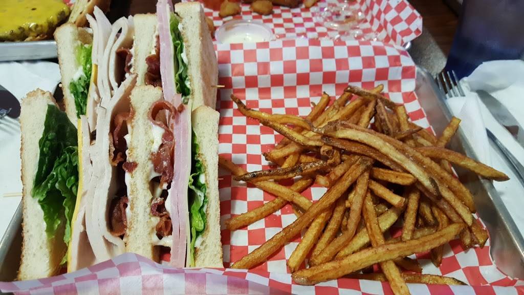 Trade Winds Pub & Eatery | restaurant | 1700 Recreation Dr, Springfield, IL 62711, USA | 2176795482 OR +1 217-679-5482