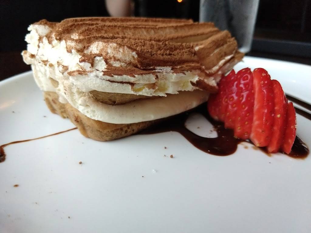 Neoteca | night club | 130 S Hough St, Barrington, IL 60010, USA | 8473821330 OR +1 847-382-1330