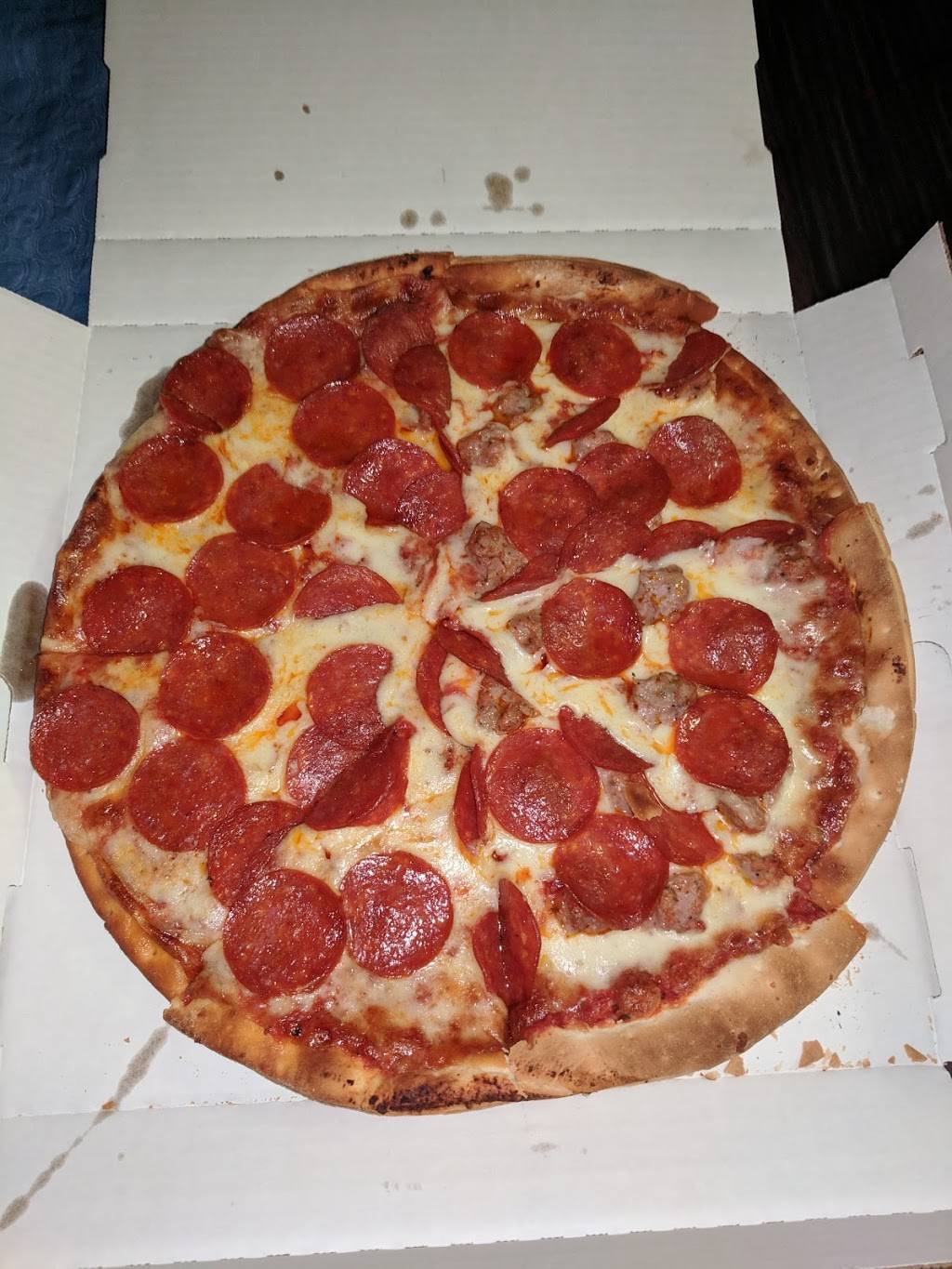 Markos Pizza | restaurant | W156N9664 Pilgrim Rd, Germantown, WI 53022, USA | 2622511555 OR +1 262-251-1555