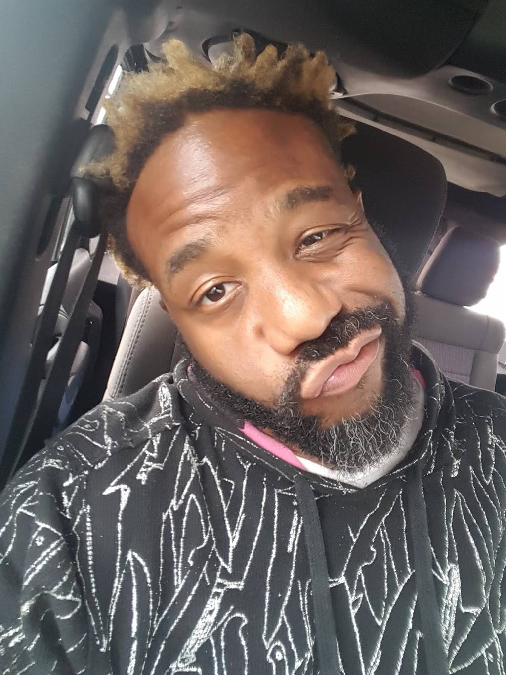 Wing Heaven District Heights | restaurant | 5805 Silver Hill Rd, District Heights, MD 20747, USA | 3015681111 OR +1 301-568-1111