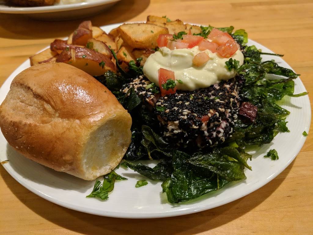 Christines Cuisine | restaurant | 729 E 9 Mile Rd, Ferndale, MI 48220, USA | 2485843354 OR +1 248-584-3354