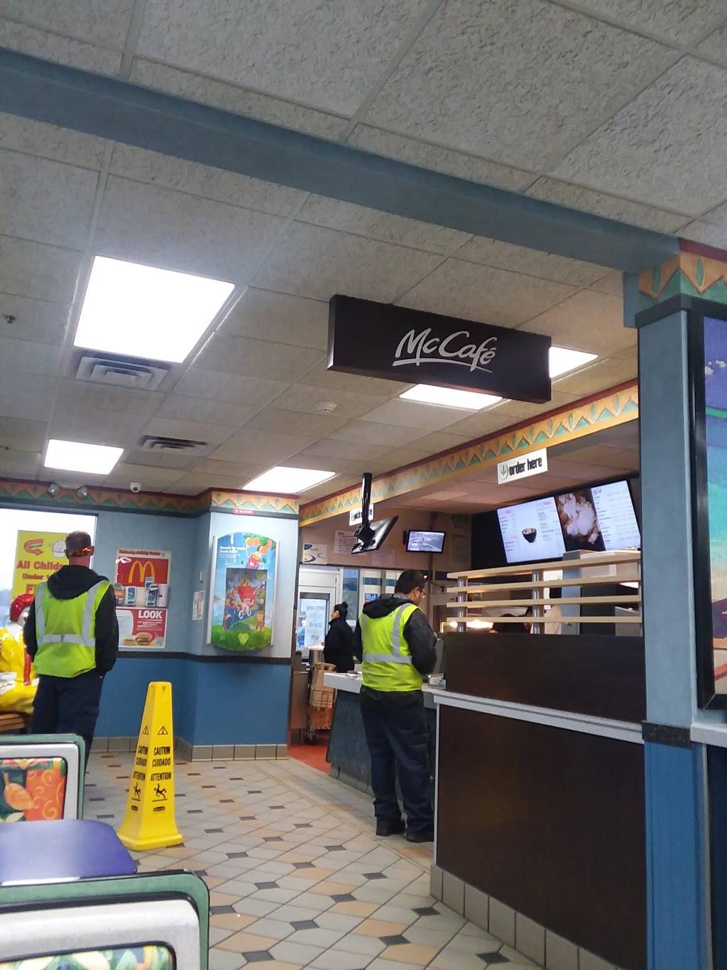 McDonalds | cafe | 4498 Sunrise Hwy, Oakdale, NY 11769, USA | 6315670364 OR +1 631-567-0364