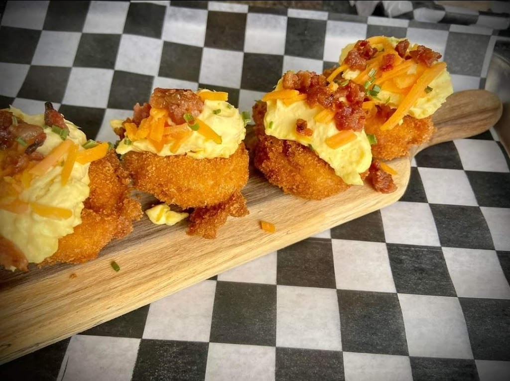 Missies 52 Junction Resturaunt | restaurant | Shopping Center, 97 Clayton Meade St, Gilbert, WV 25621, USA | 3046641082 OR +1 304-664-1082