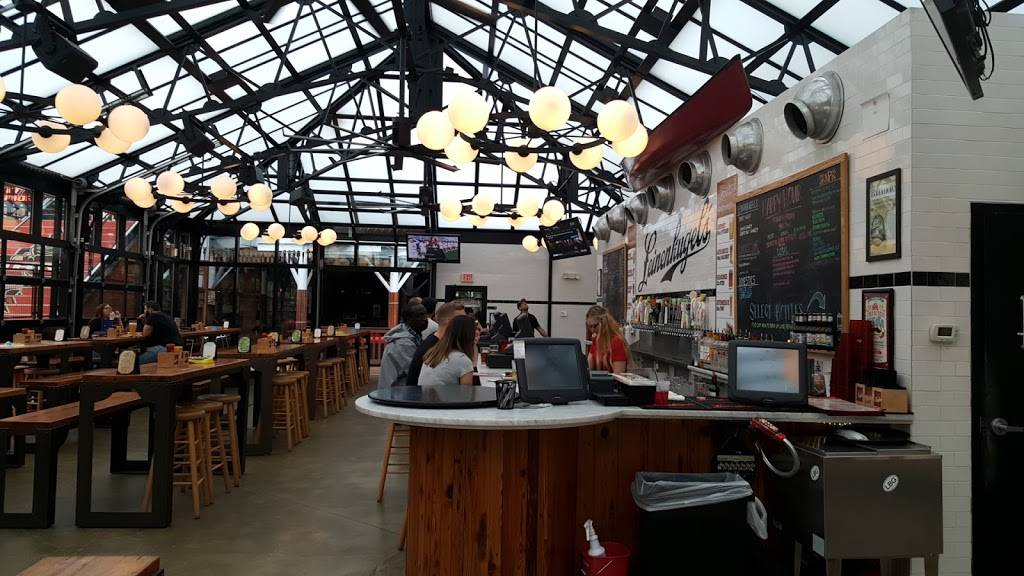 Leinie Lodge & Beer Garden | restaurant | 4 Market Pl, Baltimore, MD 21202, USA | 4432083316 OR +1 443-208-3316