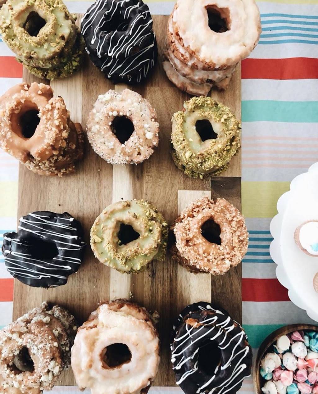 Joe Donut - Niles | bakery | 6969 N Milwaukee Ave, Niles, IL 60714, USA | 8475960125 OR +1 847-596-0125