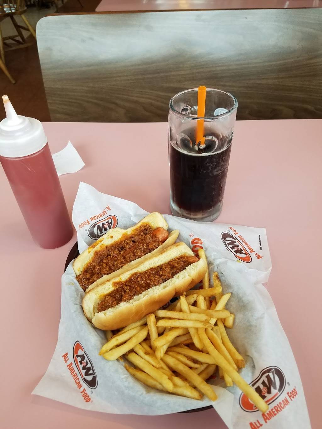 A&W Restaurant | restaurant | 701 Belknap St, Superior, WI 54880, USA | 7153926125 OR +1 715-392-6125