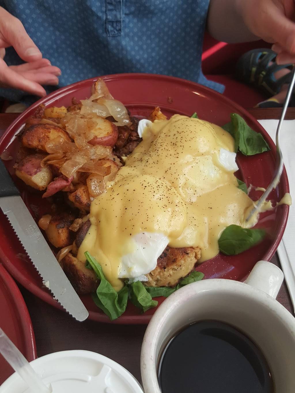 Old Village Grille | restaurant | 25 Brookfield Rd, Fiskdale, MA 01518, USA | 5083472255 OR +1 508-347-2255