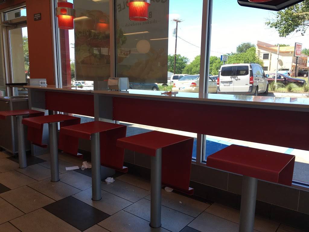 Jack in the Box | restaurant | 404 W Illinois Ave, Dallas, TX 75224, USA | 2149465019 OR +1 214-946-5019