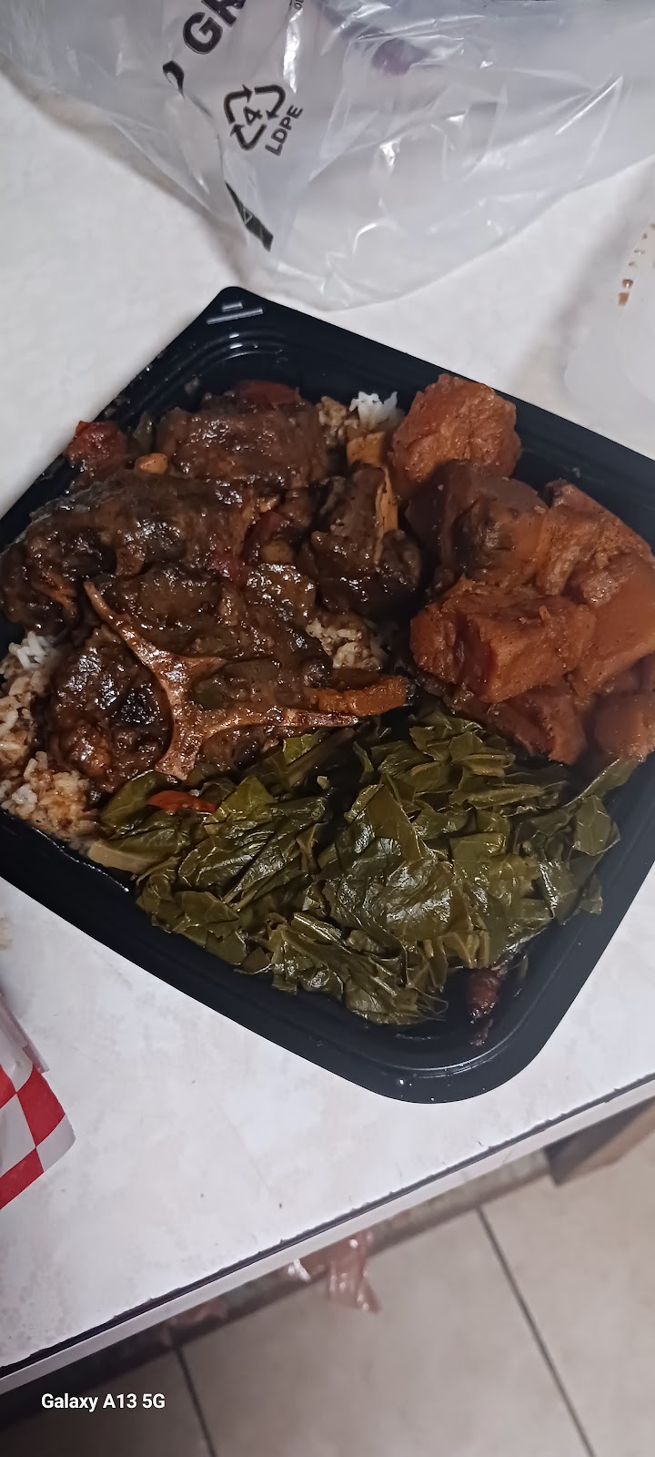 The Luxe Box | restaurant | 2101 14th Ave, Oakland, CA 94606, USA | 5106726023 OR +1 510-672-6023