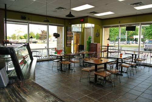 Toma La - The Portuguese Pit Stop | restaurant | 1550 Upper James St #21, Hamilton, ON L9B 1J5, Canada | 9055278662 OR +1 905-527-8662