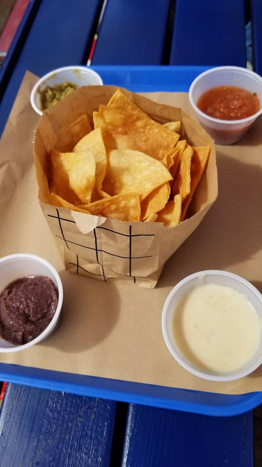 Lolos Bar & Grill | restaurant | 1862 Ottawa Beach Rd, Holland, MI 49424, USA | 6167862210 OR +1 616-786-2210