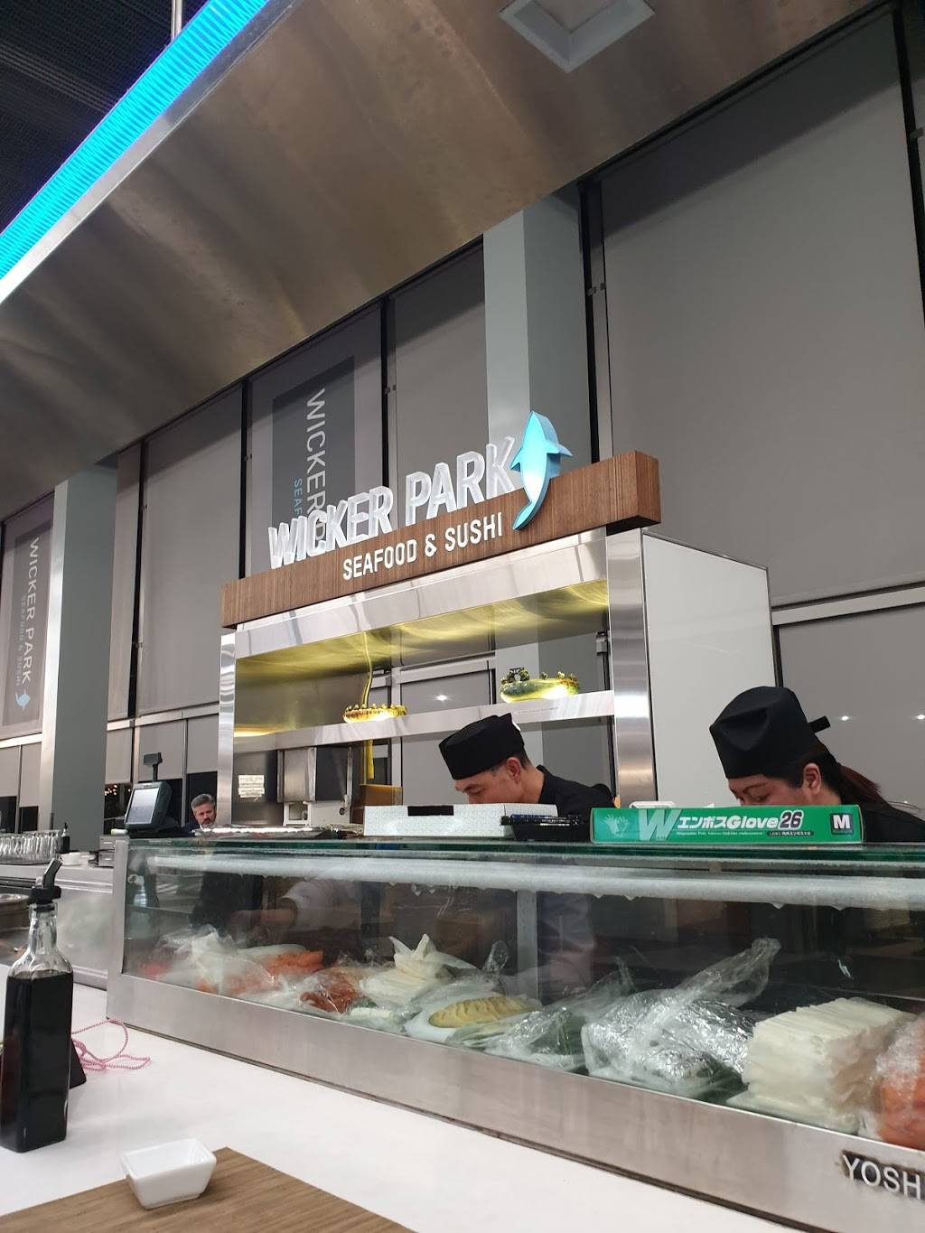 Wicker Park Seafood & Sushi Bar | restaurant | terminal 2 main 10000 West OHare, Avenue, Chicago, IL 60666, USA | 8776727467 OR +1 877-672-7467