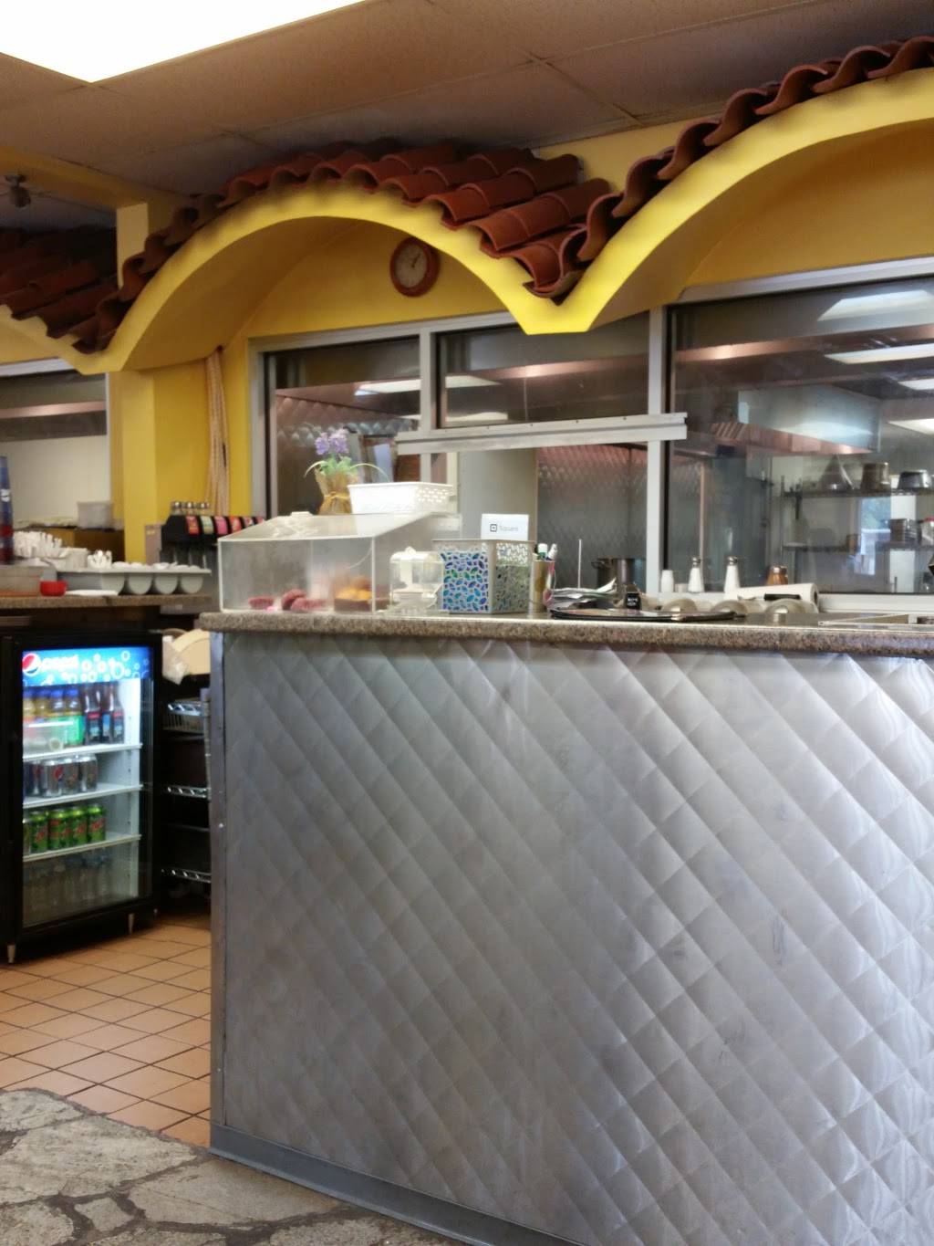 Los Portales | restaurant | 805 E State St, Rockford, IL 61104, USA | 8159619690 OR +1 815-961-9690