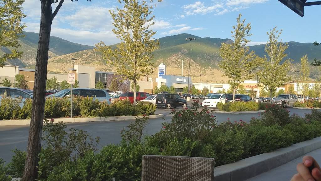 Panda Express | restaurant | 350 N Central Ave, Farmington, UT 84025, USA | 8014517796 OR +1 801-451-7796