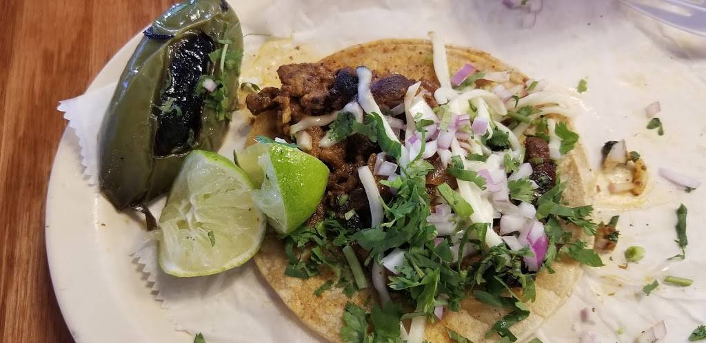 Taqueria El Cabrito | restaurant | 1100 S 11th St, Milwaukee, WI 53204, USA | 4143859000 OR +1 414-385-9000