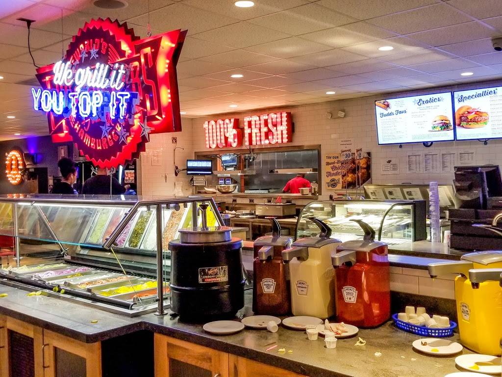 Fuddruckers | restaurant | 100 N Carter Rd, Ashland, VA 23005, USA | 8047986011 OR +1 804-798-6011