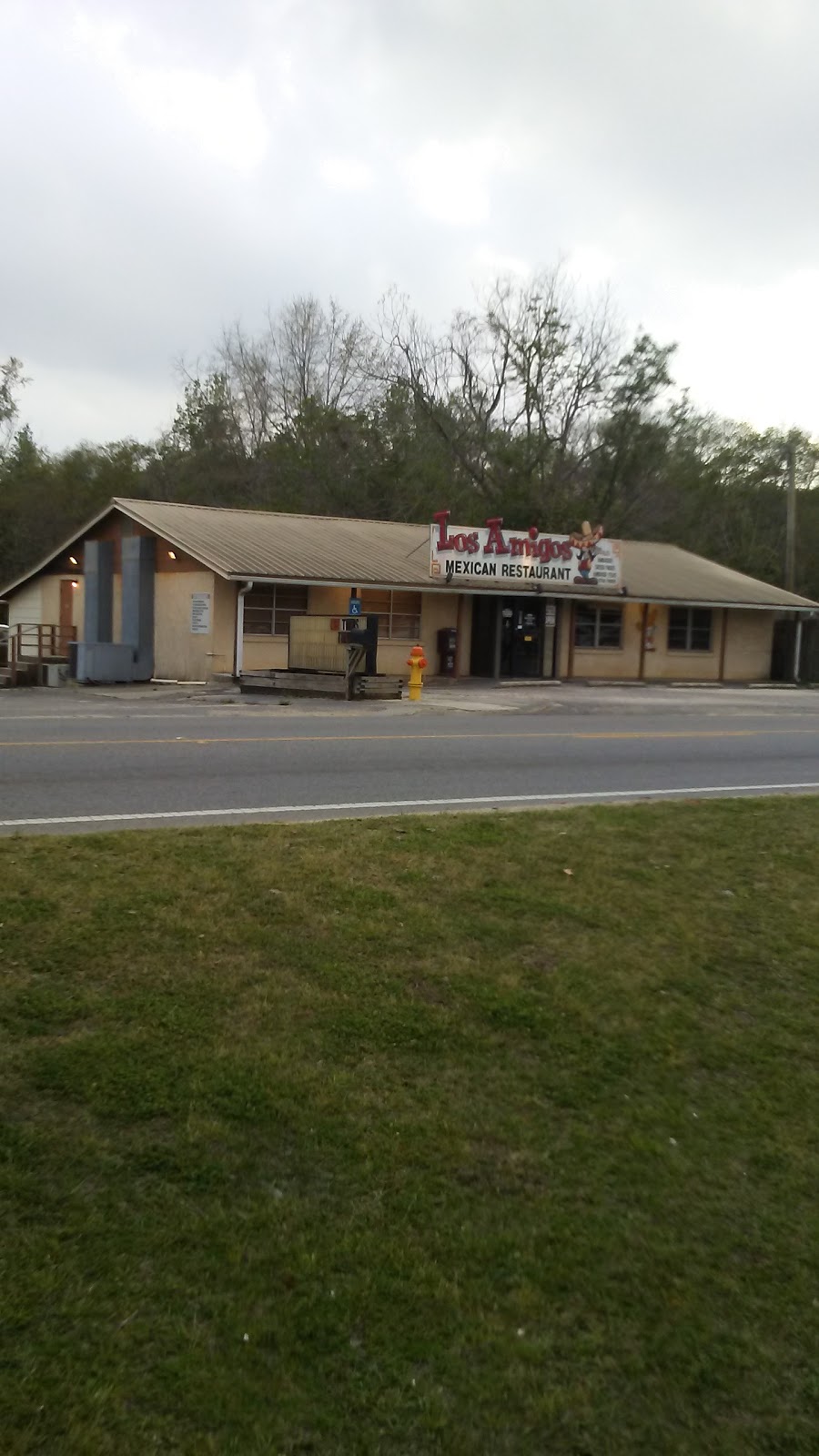 Los Amigos Mexican Restaurant | restaurant | 915 White Ave, Graceville, FL 32440, USA | 8502630240 OR +1 850-263-0240