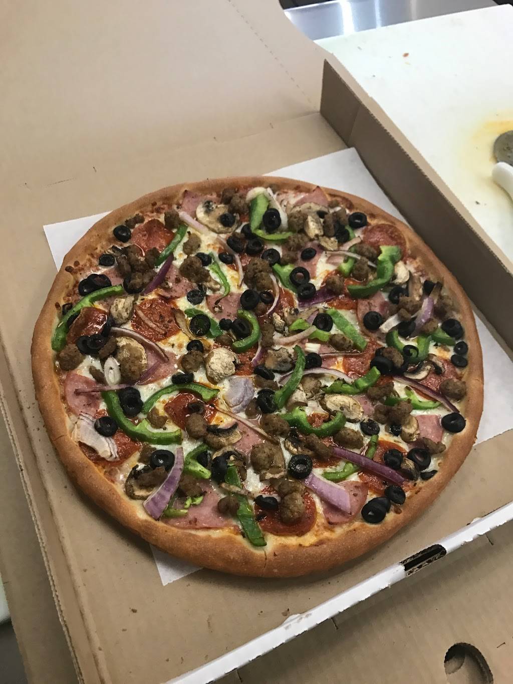 Big Rols Pizza | meal takeaway | 10721 Atlantic Ave suite d, Lynwood, CA 90262, USA | 3106039996 OR +1 310-603-9996