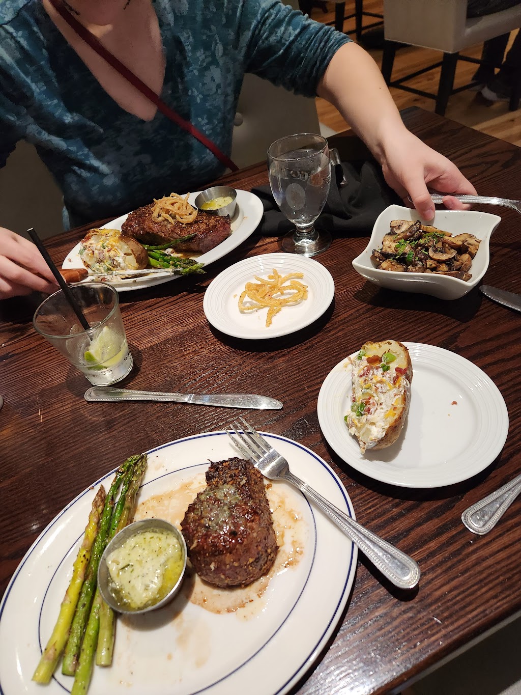 Heritage Grille | Steak & Fin | restaurant | 3 Statehouse Plaza, Little Rock, AR 72201, USA | 5019064000 OR +1 501-906-4000