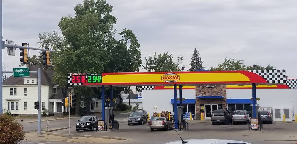 Hucks Food and Fuel | restaurant | 501 Madison Ave, Charleston, IL 61920, USA | 2173459782 OR +1 217-345-9782