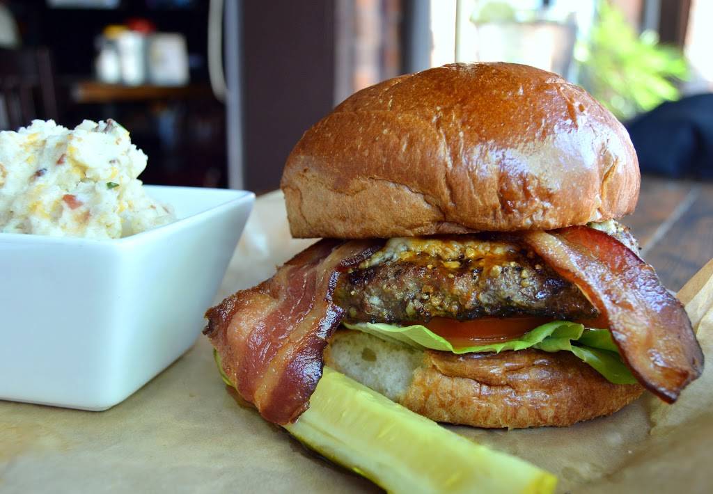 McCrays Tavern Smyrna | restaurant | 4500 W Village Pl #2009, Smyrna, GA 30080, USA | 6783709112 OR +1 678-370-9112