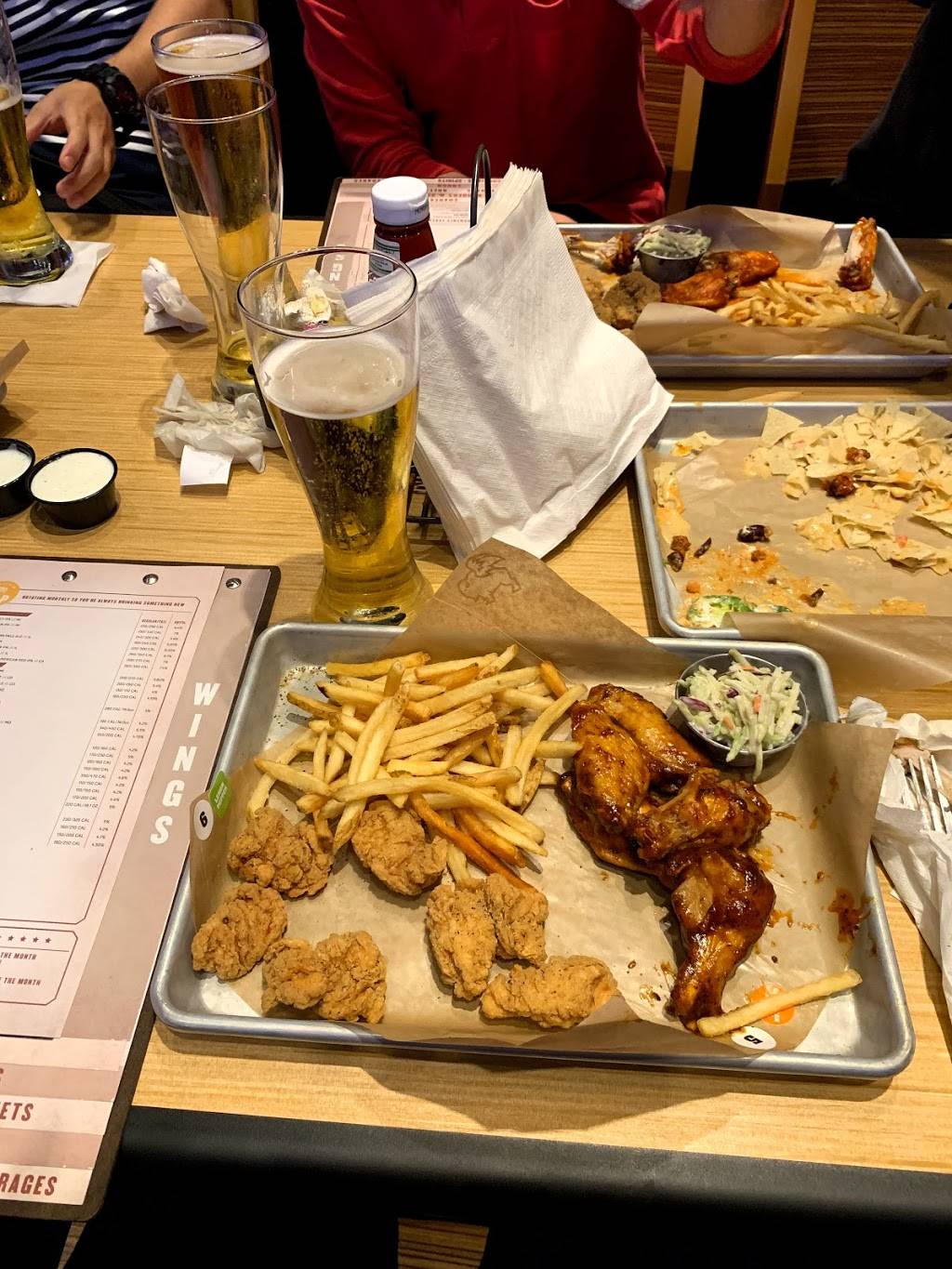 Buffalo Wild Wings | meal takeaway | 1311 Halfway Rd, Marion, IL 62959, USA | 6189979464 OR +1 618-997-9464